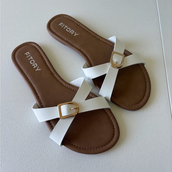 Fitory White Slide Sandals Gold Buckle Size 9 Summer Vacation Beach Cruise - Picture 8 of 9